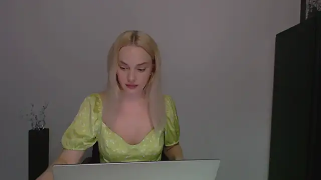 Lia noo regrets online show from April 17, 2026, 4:43 pm