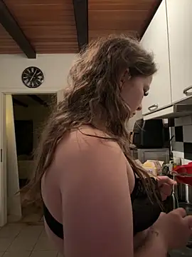 SweetTeenGirl online show from November 6, 2025, 6:06 am