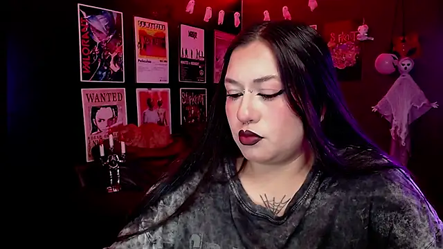 Snapshot of Ravendark_ chatting on October 7, 2025, 7:26 pm Ravendark online show from October 7, 2025, 7:26 pm