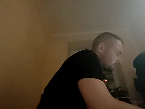 Snapshot of Vladyslav30 chatting on November 26, 2025, 1:27 am Vladyslav30 online show from November 26, 2025, 1:27 am