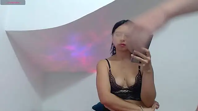 unusualsuccubus0 online show from November 27, 2025, 12:16 pm