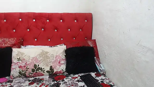 Snapshot of GoldSnowXxX chatting on November 15, 2025, 1:42 am GoldSnowXxX online show from November 15, 2025, 1:42 am