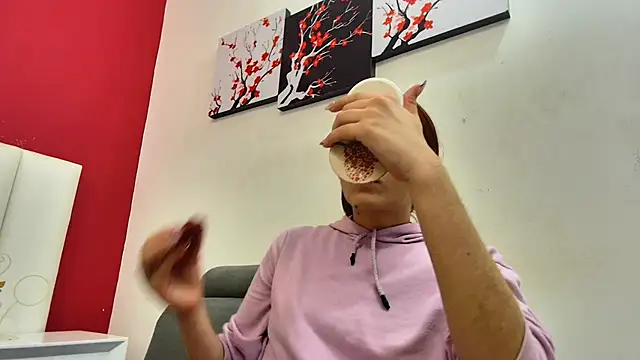 Snapshot of Tatiana_Jaramillo chatting on December 18, 2025, 12:31 pm Tatiana Jaramillo online show from December 18, 2025, 12:31 pm