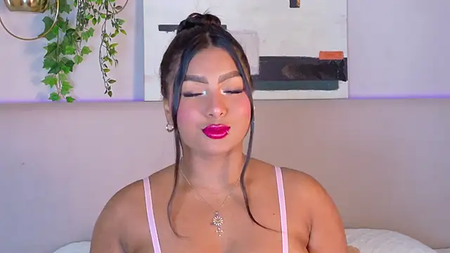 Snapshot of LanaRozz chatting on December 4, 2025, 7:46 pm LanaRozz online show from December 4, 2025, 7:46 pm