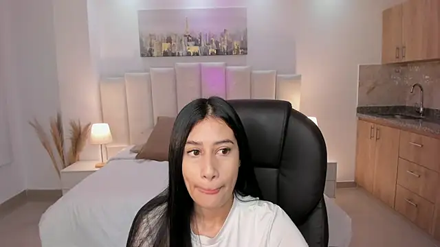 Snapshot of miranda_crawfor chatting on October 22, 2025, 11:31 am miranda crawfor online show from October 22, 2025, 11:31 am