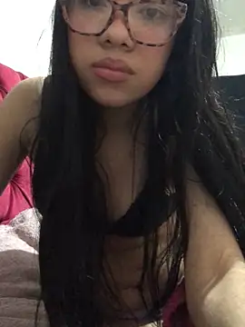 Snapshot of ashleyy20 chatting on September 27, 2025, 12:28 am ashleyy20 online show from September 27, 2025, 12:28 am