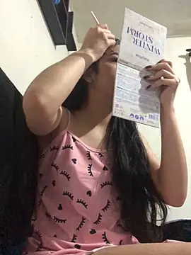 Snapshot of ashleyy20 chatting on December 16, 2025, 5:28 pm ashleyy20 online show from December 16, 2025, 5:28 pm