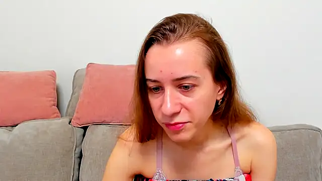 alisaakiss online show from October 24, 2025, 5:39 am