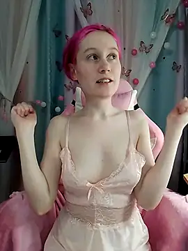 Fuzzy Unicorn online show from December 4, 2025, 7:46 pm