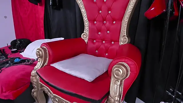 Snapshot of LiliThara chatting on February 2, 2026, 6:45 am LiliThara online show from February 2, 2026, 6:45 am