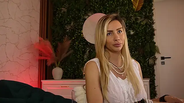 Snapshot of angel_wow_ chatting on January 14, 2026, 5:22 am angel wow online show from January 14, 2026, 5:22 am