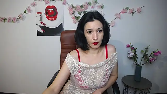 Snapshot of CameronEnns chatting on December 4, 2025, 7:24 pm CameronEnns online show from December 4, 2025, 7:24 pm