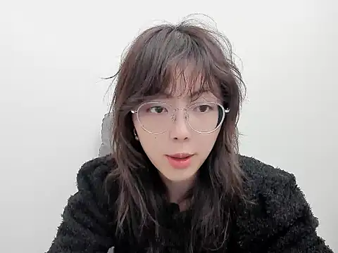 xuannv0000 online show from November 27, 2025, 9:21 am