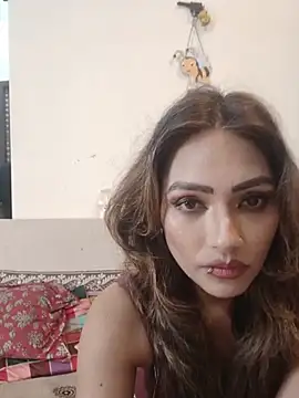Snapshot of zoyarathore chatting on August 7, 2026, 6:25 pm zoyarathore online show from August 7, 2026, 6:25 pm