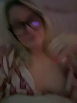 Snapshot of SuzieSub chatting on March 2, 2026, 10:38 pm SuzieSub online show from March 2, 2026, 10:38 pm