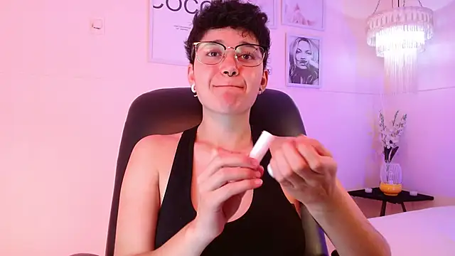 jeroharper online show from October 19, 2025, 12:13 am