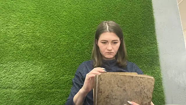 Snapshot of AshlyJoy chatting on October 24, 2025, 8:35 am AshlyJoy online show from October 24, 2025, 8:35 am