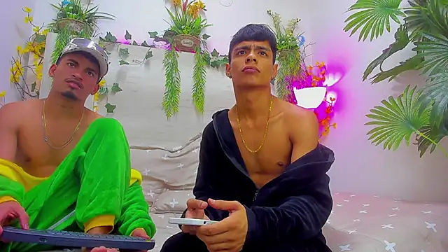 Brownie Lovers online show from November 3, 2025, 8:34 pm