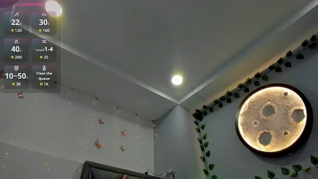 klariz09 online show from February 5, 2026, 8:04 pm