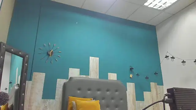 Ian1  online show from November 12, 2025, 12:09 pm