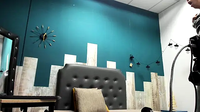 Ian1  online show from November 23, 2025, 12:15 pm