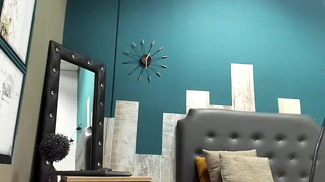 Ian1  online show from November 20, 2025, 11:11 am