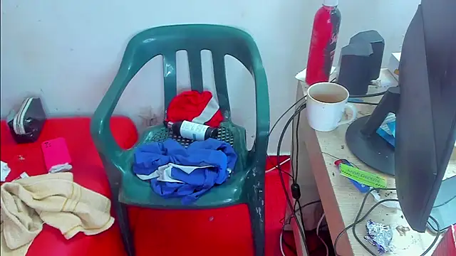 Snapshot of extreme_hot_crazy chatting on December 17, 2025, 5:18 pm extreme hot crazy online show from December 17, 2025, 5:18 pm