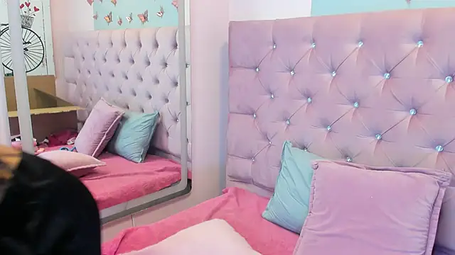 Snapshot of EmmaEbony_ chatting on February 13, 2026, 1:11 pm EmmaEbony online show from February 13, 2026, 1:11 pm