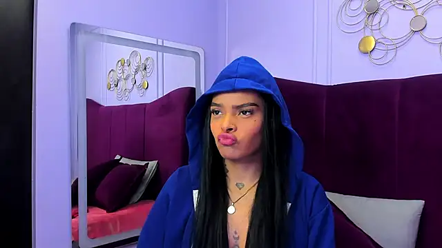 Snapshot of EmmaEbony_ chatting on February 9, 2026, 12:58 pm EmmaEbony online show from February 9, 2026, 12:58 pm