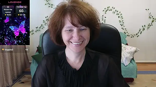 Snapshot of Lia_Tito chatting on July 17, 2026, 6:32 am Lia Tito online show from July 17, 2026, 6:32 am