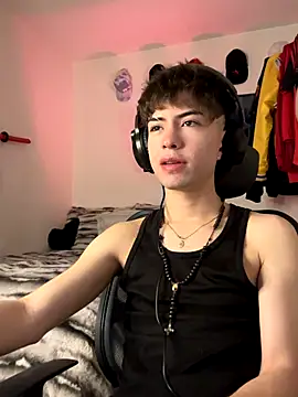 Snapshot of Tonerii chatting on October 18, 2025, 1:07 am Tonerii online show from October 18, 2025, 1:07 am