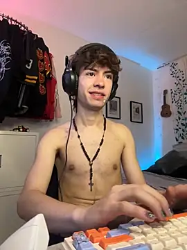 Snapshot of Tonerii chatting on September 16, 2025, 2:56 am Tonerii online show from September 16, 2025, 2:56 am