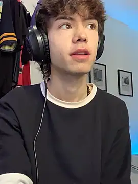 Snapshot of Tonerii chatting on September 15, 2025, 1:17 am Tonerii online show from September 15, 2025, 1:17 am