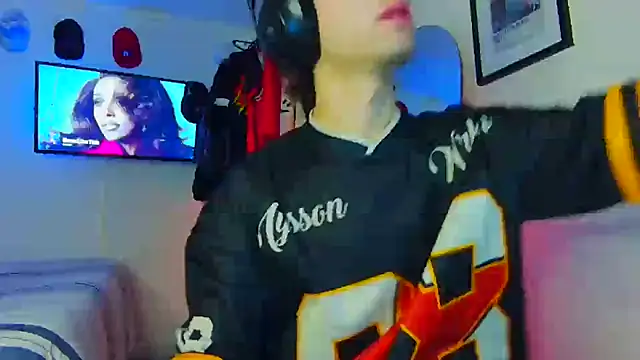 Snapshot of Tonerii chatting on September 27, 2025, 2:39 am Tonerii online show from September 27, 2025, 2:39 am