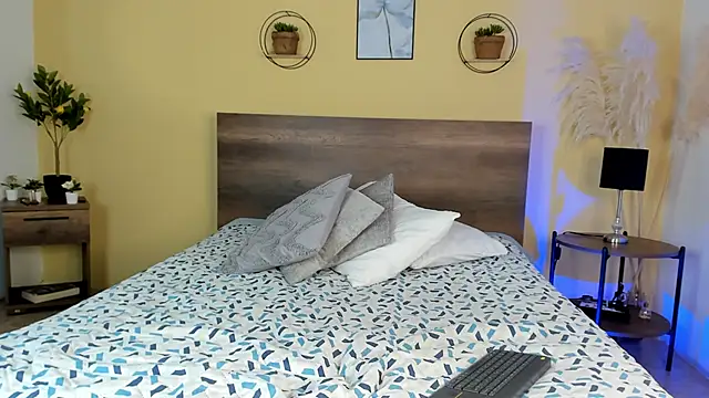 Snapshot of CamilleGrace chatting on September 20, 2025, 12:54 pm CamilleGrace online show from September 20, 2025, 12:54 pm