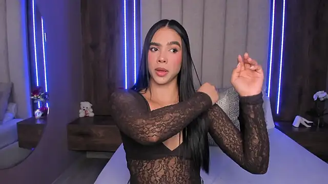 Snapshot of LucySalvatore_ chatting on February 28, 2026, 9:03 pm LucySalvatore online show from February 28, 2026, 9:03 pm