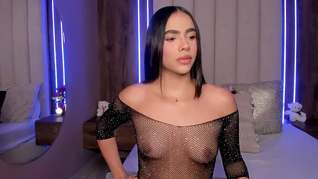 LucySalvatore  online show from April 1, 2026, 11:34 pm