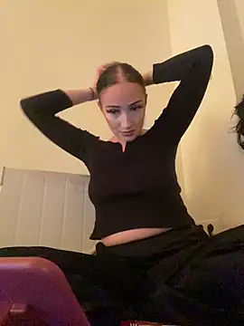 Tijara-im-Pyjama online show from December 15, 2025, 2:17 am