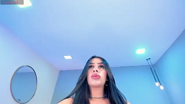 Snapshot of LeahLombardi_ chatting on December 4, 2025, 4:00 am LeahLombardi online show from December 4, 2025, 4:00 am