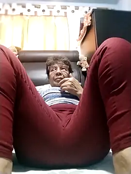 Snapshot of OliviaMorris1 chatting on October 9, 2025, 3:45 pm OliviaMorris1 online show from October 9, 2025, 3:45 pm