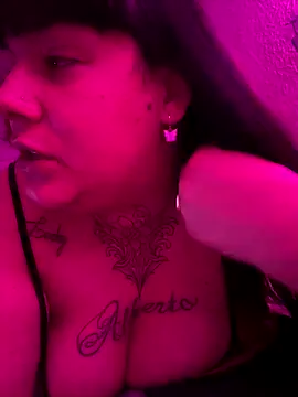 Snapshot of valen1891 chatting on November 4, 2025, 3:43 am valen1891 online show from November 4, 2025, 3:43 am