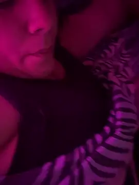 valen1891 online show from April 8, 2026, 12:34 am