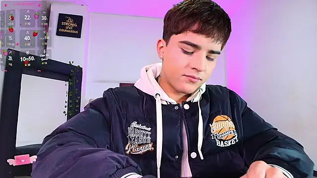 Snapshot of Lucass_love chatting on December 22, 2025, 1:00 pm Lucass love online show from December 22, 2025, 1:00 pm