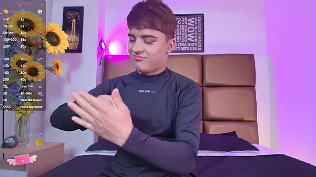 Snapshot of Lucass_love chatting on February 14, 2026, 1:00 pm Lucass love online show from February 14, 2026, 1:00 pm