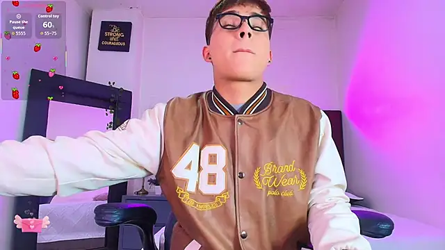 Snapshot of Lucass_love chatting on January 13, 2026, 1:37 pm Lucass love online show from January 13, 2026, 1:37 pm