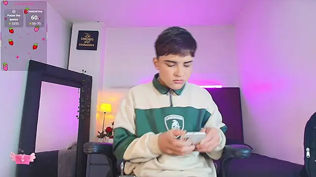 Snapshot of Lucass_love chatting on December 15, 2025, 1:28 pm Lucass love online show from December 15, 2025, 1:28 pm