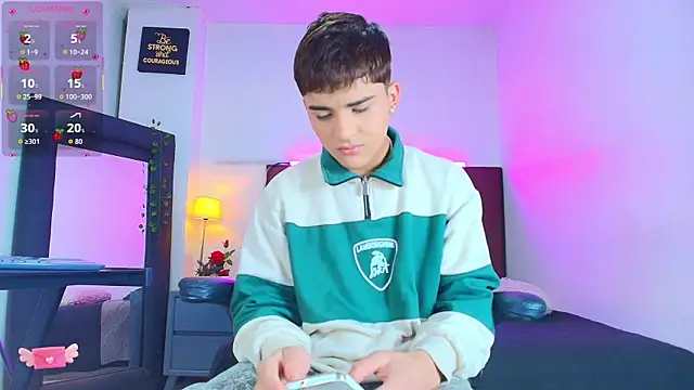 Snapshot of Lucass_love chatting on December 14, 2025, 1:39 pm Lucass love online show from December 14, 2025, 1:39 pm