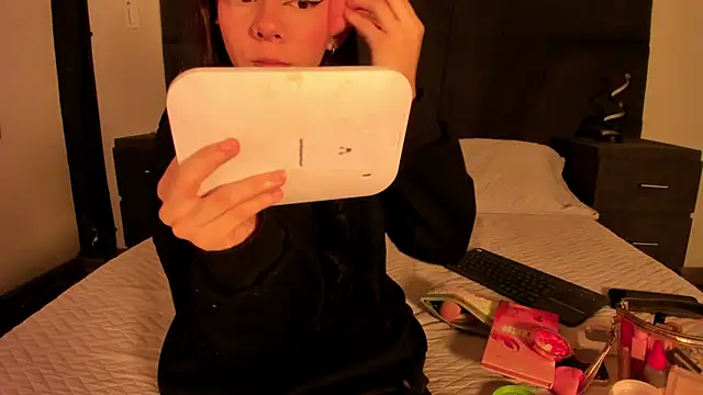 CleoWhite online show from September 12, 2025, 4:45 am