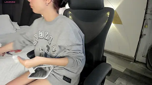 CleoWhite online show from October 3, 2025, 5:31 am