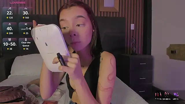 CleoWhite online show from September 25, 2025, 4:51 am